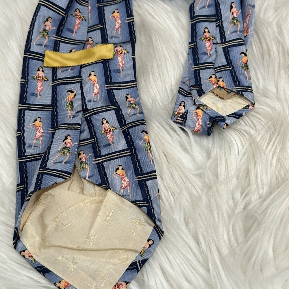 Tommy Bahama vintage hula silk tie - Picture 3 of 5